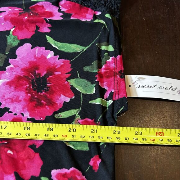 Sweet‎ Violet NWT Women’s XL Lace trim Floral Pattern Top - Picture 4 of 4